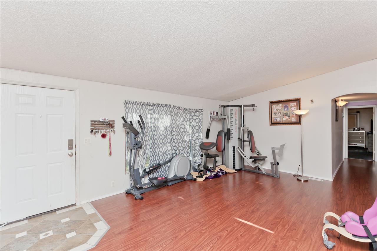 424 32 Road, Unit 292 Clifton, CO 81520 - Photo 4 of 35 a view of a room with gym equipment