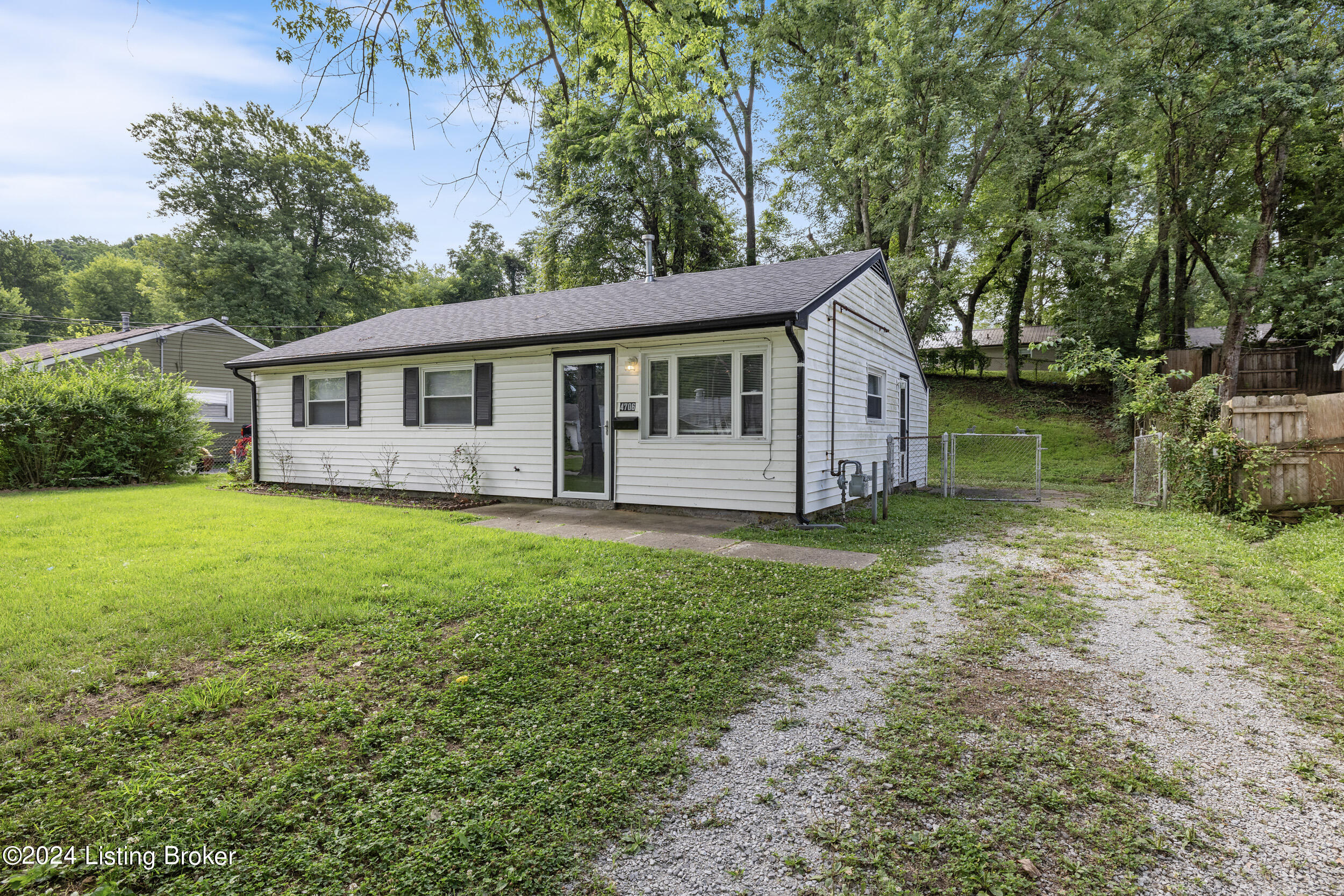 4706 Andalusia Lane Louisville, KY 40272 - Photo 23 of 25 LREP1657