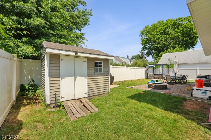 230 Birchwood Road Linden, NJ 07036 - Photo 23 of 27