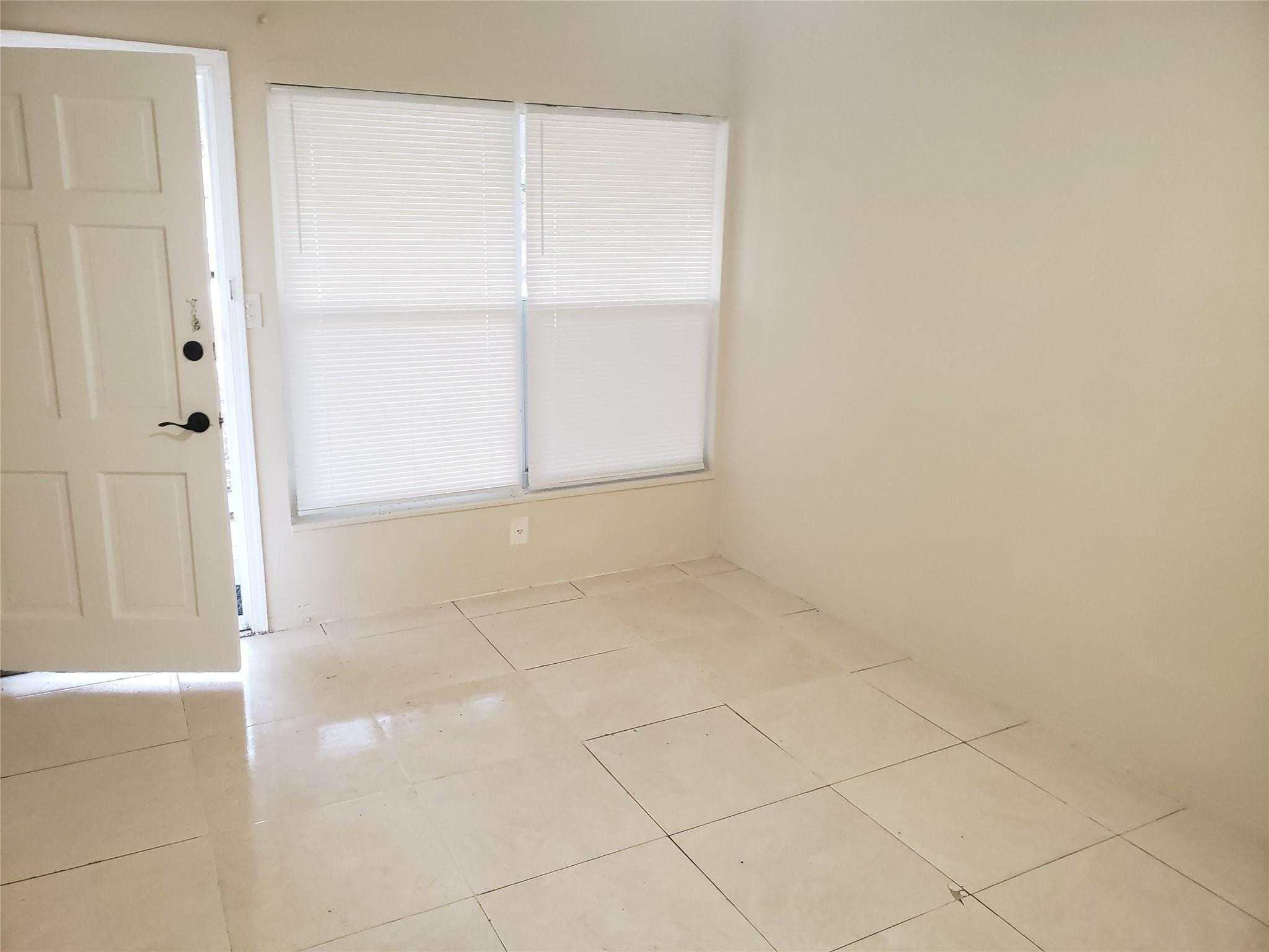 511 Northwest 104th Street, Unit 511 Miami, FL 33150 - Photo 3 of 17 Photo 3