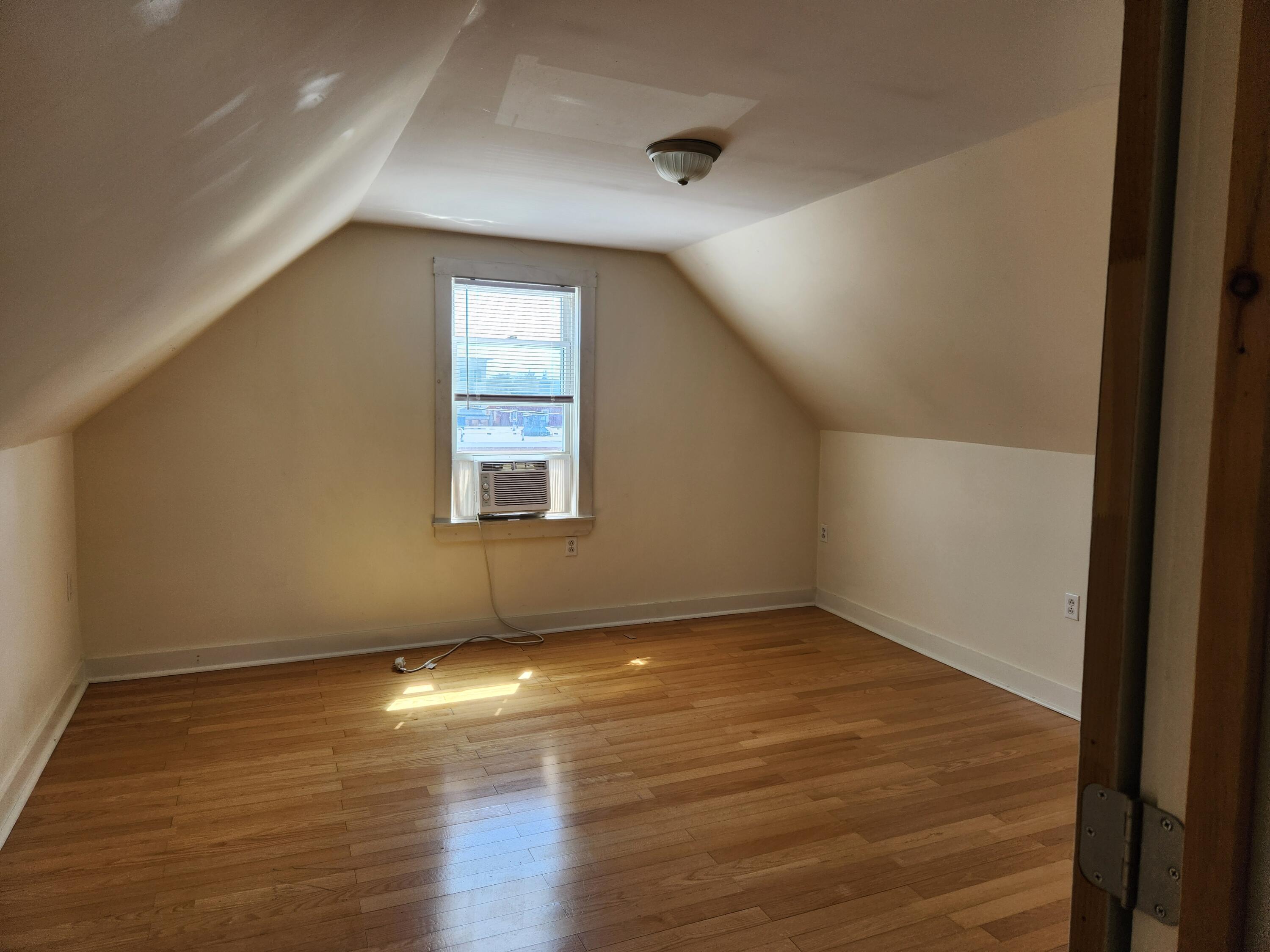 11 Center Street Brunswick, ME 04011 - Photo 23 of 35 20250417_132017
