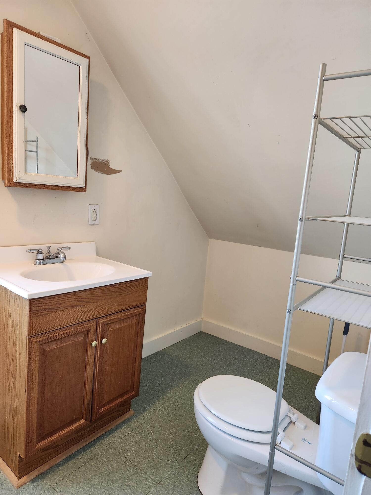 11 Center Street Brunswick, ME 04011 - Photo 26 of 35 20250417_132145