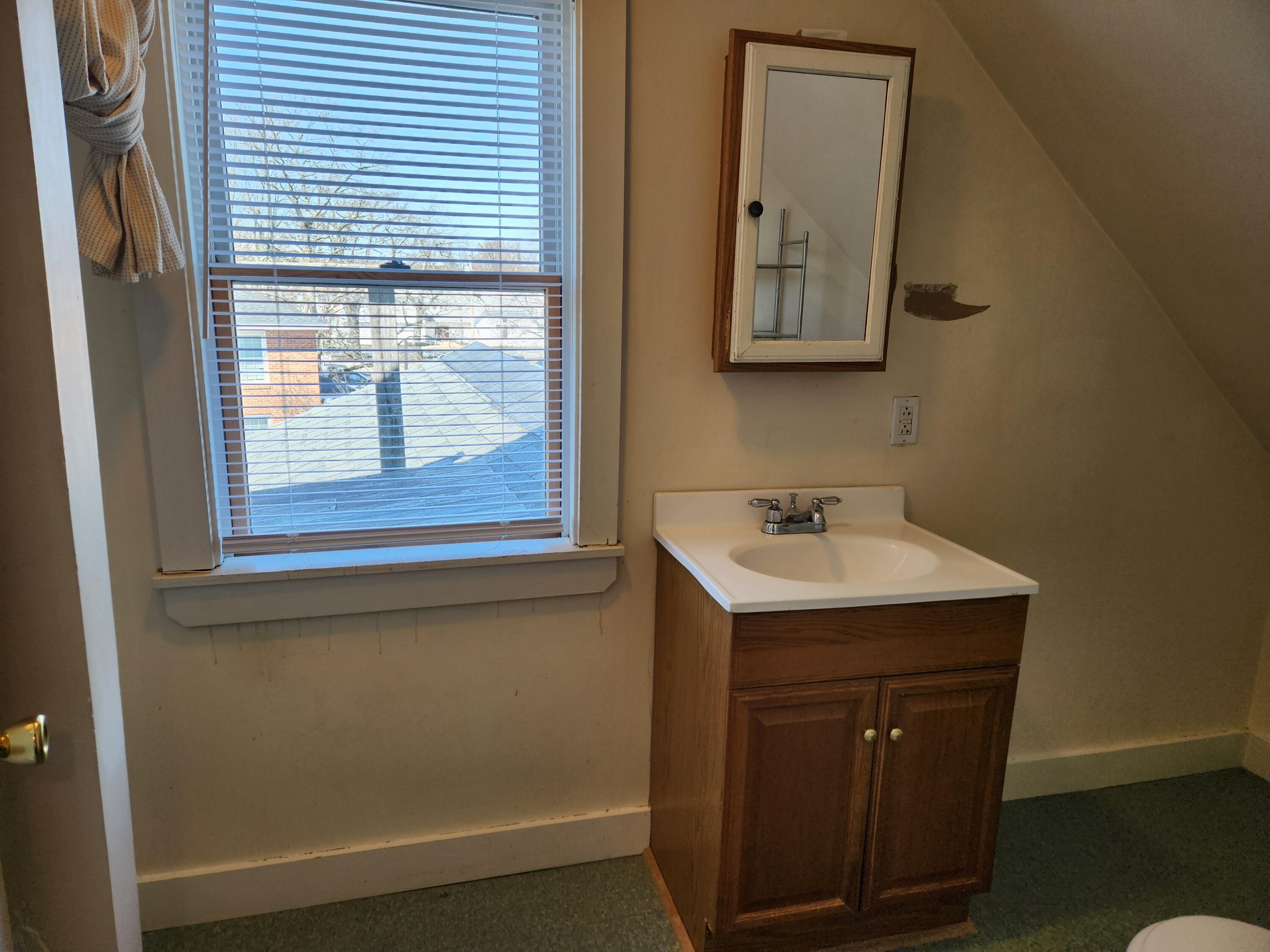 11 Center Street Brunswick, ME 04011 - Photo 27 of 35 20250417_132228