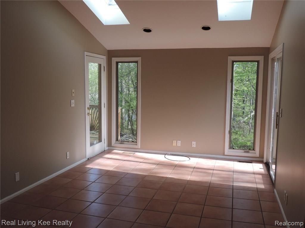 3656 Cedar Shake Drive Rochester, MI 48309 - Photo 15 of 35