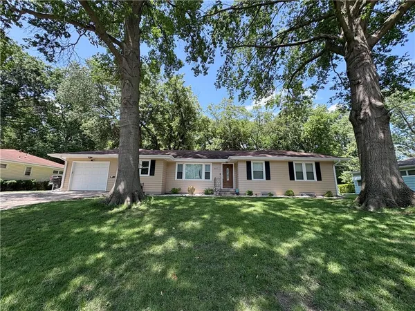 $285,000 | 3017 Parkway A, St. Joseph, MO 64501