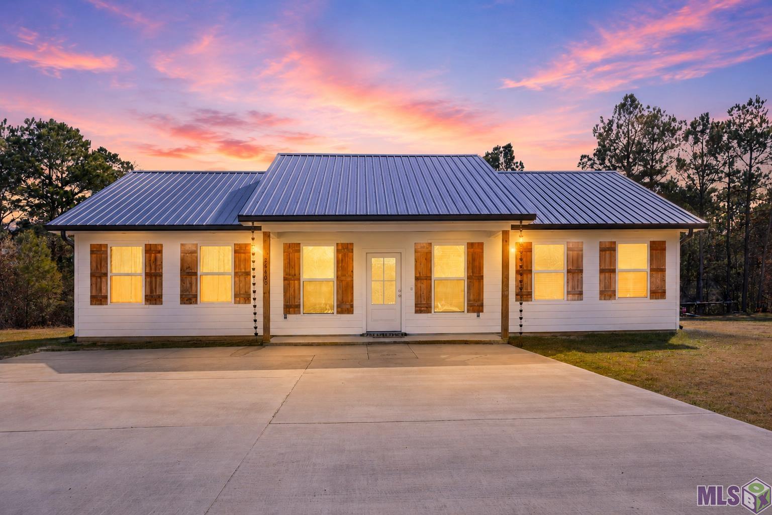 26400 Ponchatoula Drive Springfield, LA 70462 - Photo 1 of 20