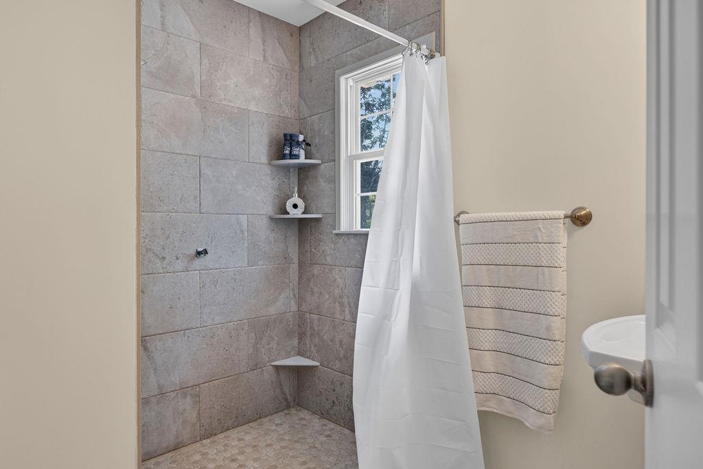 484 Galena Road Staunton, VA 24401 - Photo 35 of 48 Primary Bath