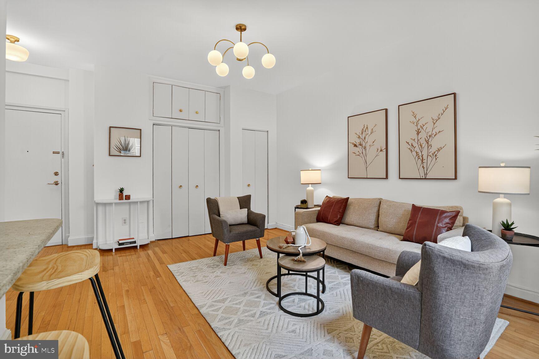 2010 Kalorama Road Northwest, Unit 506 Washington, DC 20009 - Photo 5 of 22 a living room with furniture