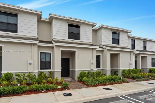 $2,500 | 433 Northeast 12th Street, Unit 433, Florida City, FL 33034