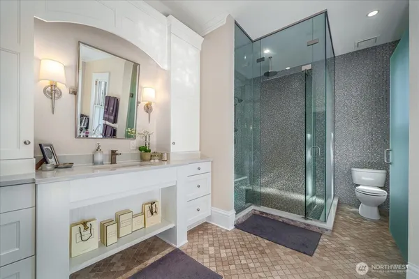 $4,745,000 | 4200 Washington Avenue, Seattle, WA 98199