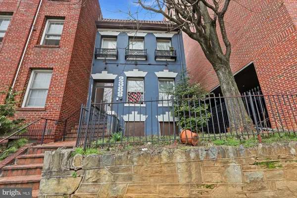 $1,800 | 2388 Champlain Street Northwest, Unit 2, Washington, DC 20009