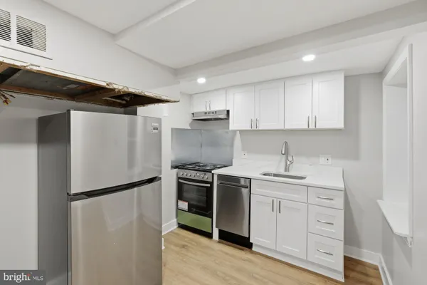 $1,800 | 2388 Champlain Street Northwest, Unit 2, Washington, DC 20009