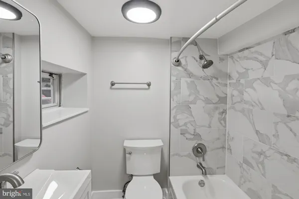 $1,800 | 2388 Champlain Street Northwest, Unit 2, Washington, DC 20009