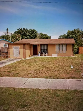 $297,000 | 648 Northwest 2nd Terrace, Deerfield Beach, FL 33441