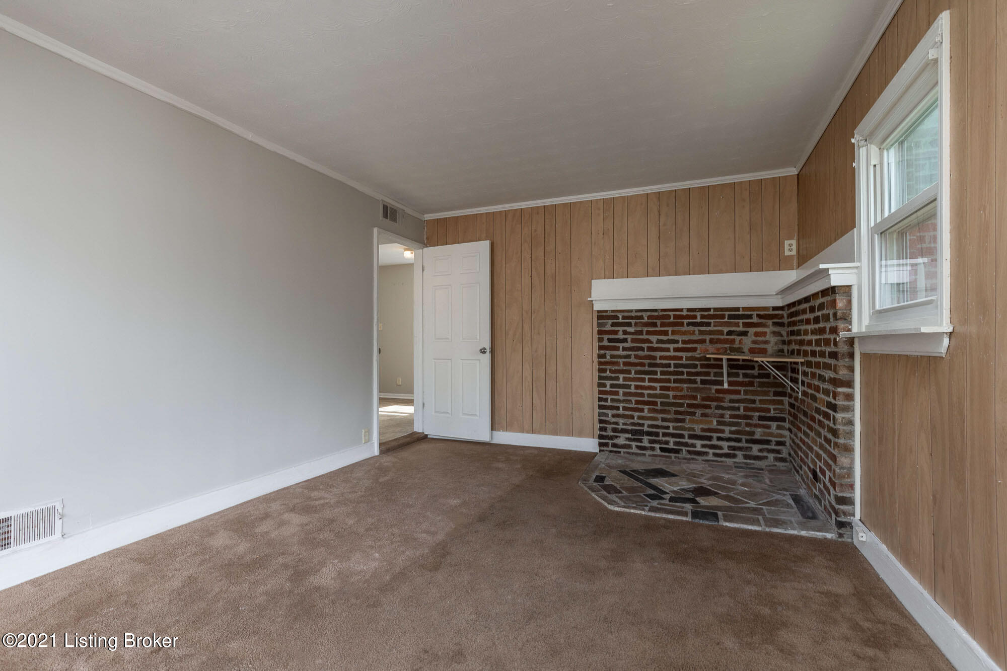 10004 Robsion Road Louisville, KY 40299 - Photo 15 of 36 Robsion015
