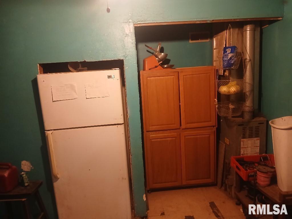 958 Kinmundy Road Louisville, IL 62858 - Photo 11 of 30