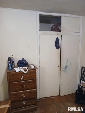 $50,000 | 958 Kinmundy Road, Louisville, IL 62858