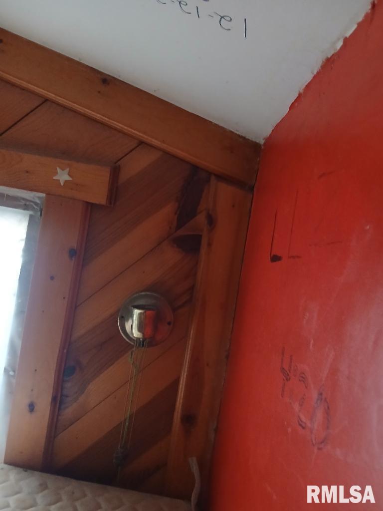 958 Kinmundy Road Louisville, IL 62858 - Photo 18 of 30