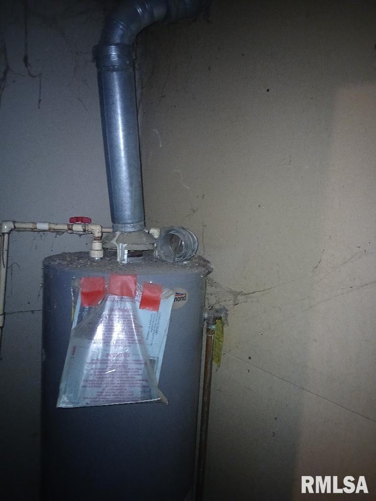 958 Kinmundy Road Louisville, IL 62858 - Photo 26 of 30