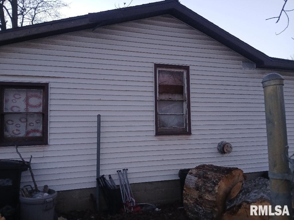 958 Kinmundy Road Louisville, IL 62858 - Photo 27 of 30