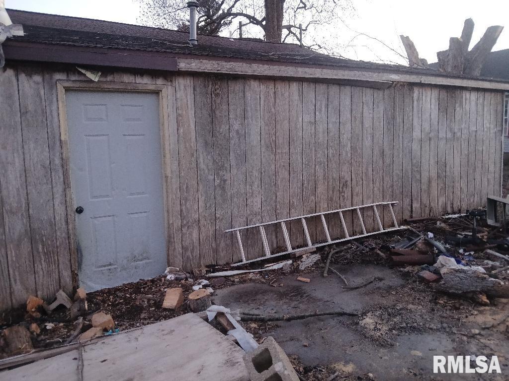 958 Kinmundy Road Louisville, IL 62858 - Photo 29 of 30