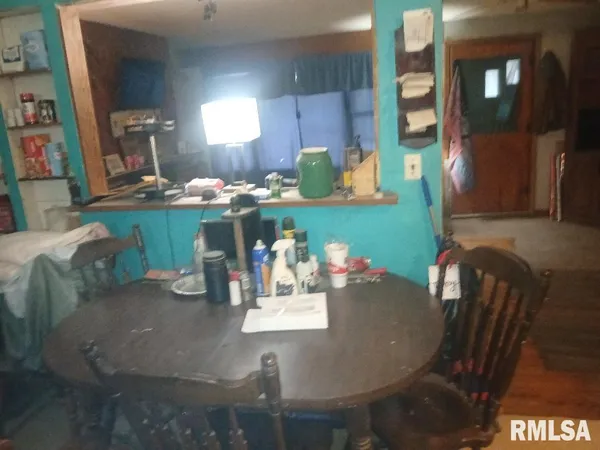 $50,000 | 958 Kinmundy Road, Louisville, IL 62858