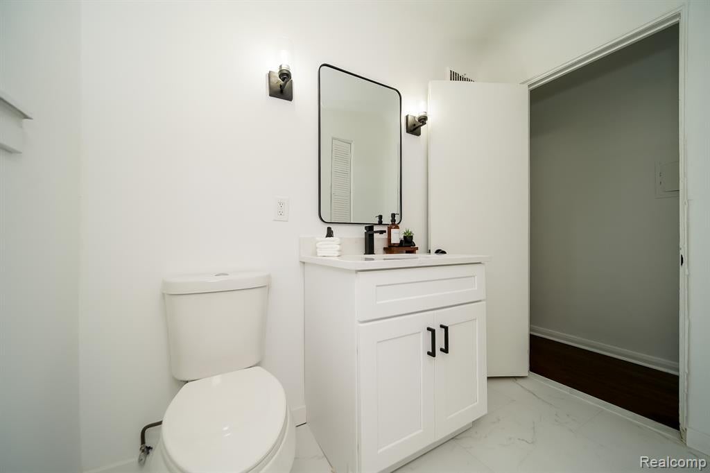 260 Cherokee Road Pontiac, MI 48341 - Photo 44 of 98 Gallery Image 44