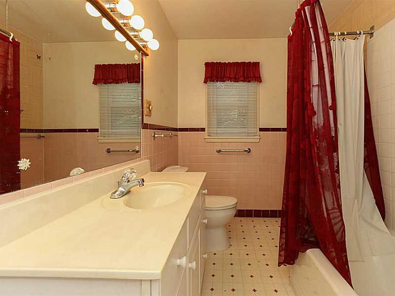 6360 Allisonville Road Indianapolis, IN 46220 - Photo 9 of 21 Gallery Image 9