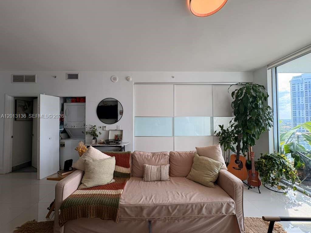 90 Southwest 3rd Street, Unit 2106 Miami, FL 33130 - Photo 8 of 29