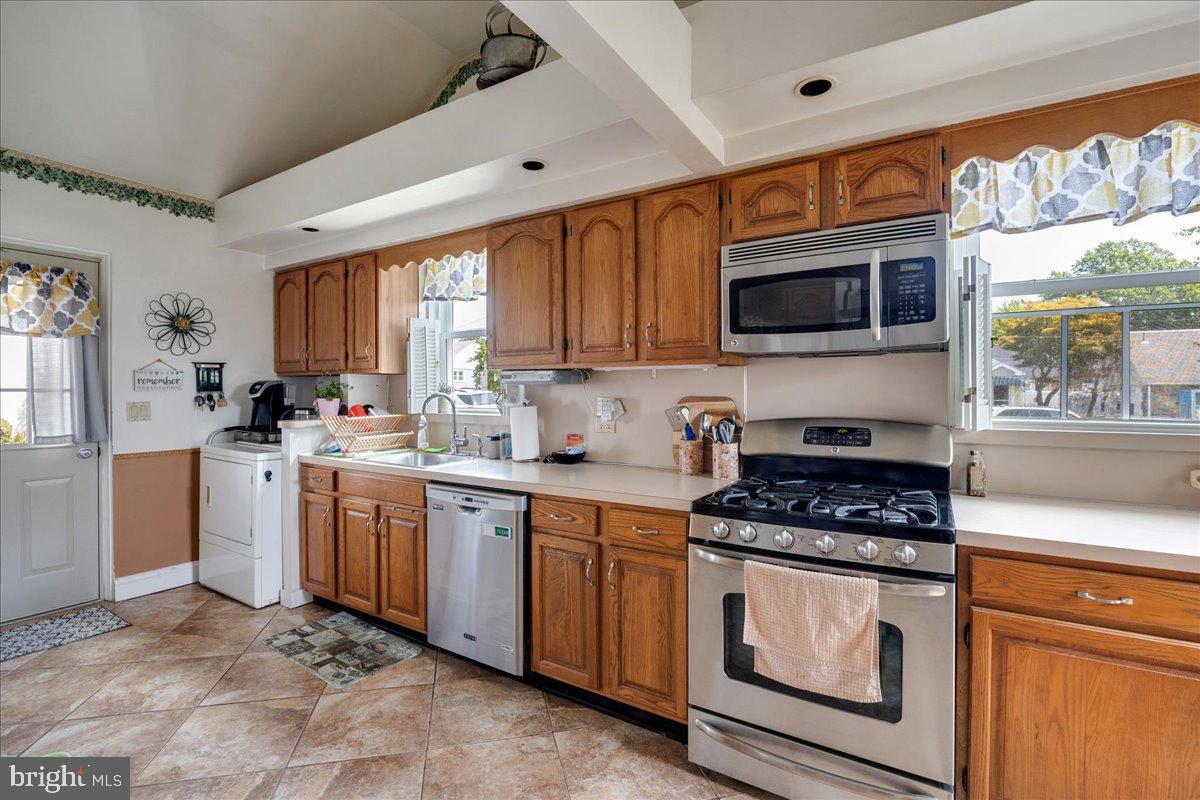 9242 Annapolis Road Philadelphia, PA 19114 - Photo 11 of 27 Gallery Image 11