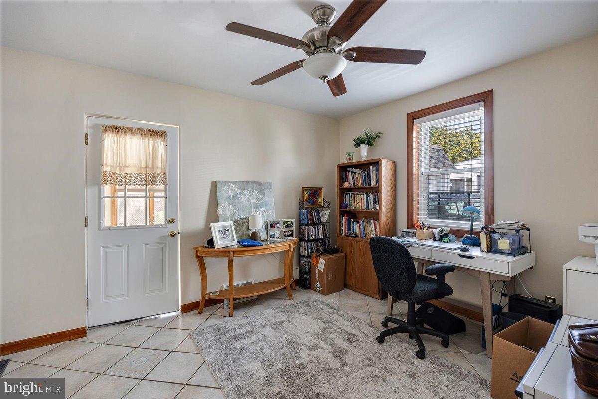 9242 Annapolis Road Philadelphia, PA 19114 - Photo 17 of 27 Gallery Image 17