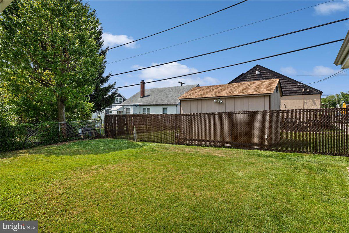 9242 Annapolis Road Philadelphia, PA 19114 - Photo 4 of 27 Gallery Image 4