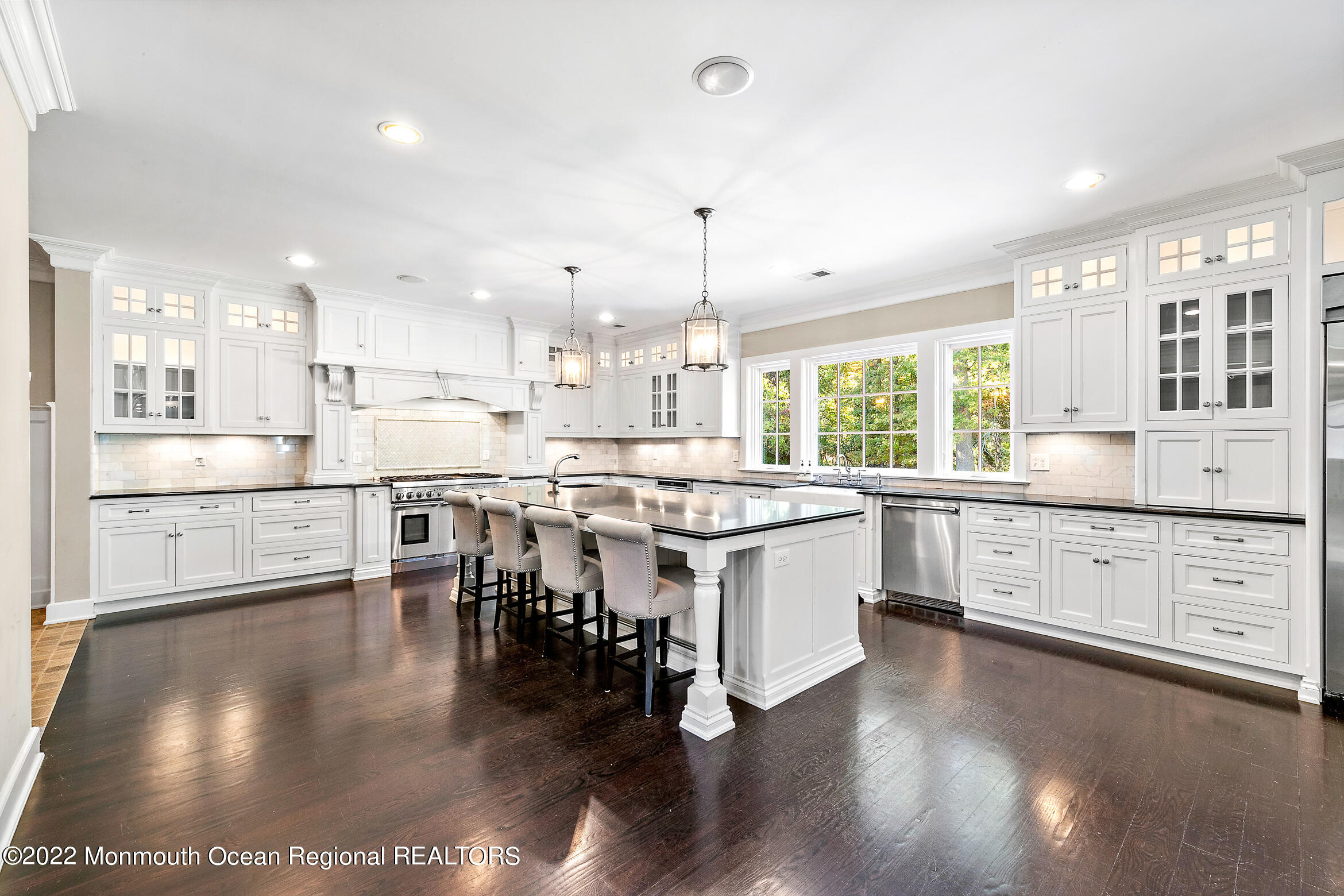 186 Rumson Road Rumson, NJ 07760 - Photo 5 of 16 186RumsonInteriorOnline-16