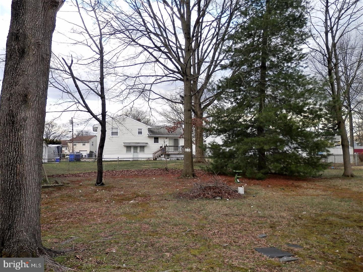 504 8 Street Riverside, NJ 08075 - Photo 3 of 22 Back Yard