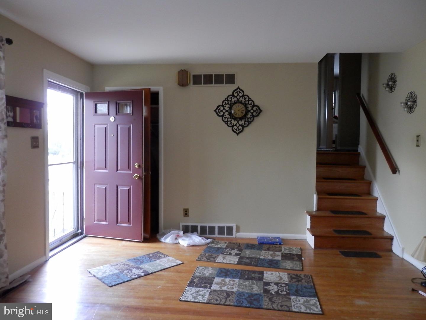 504 8 Street Riverside, NJ 08075 - Photo 7 of 22 Living Room