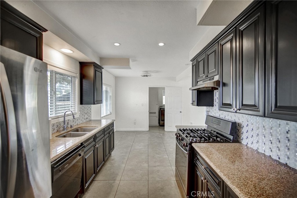 2424 Central Avenue Riverside, CA 92506 - Photo 18 of 44