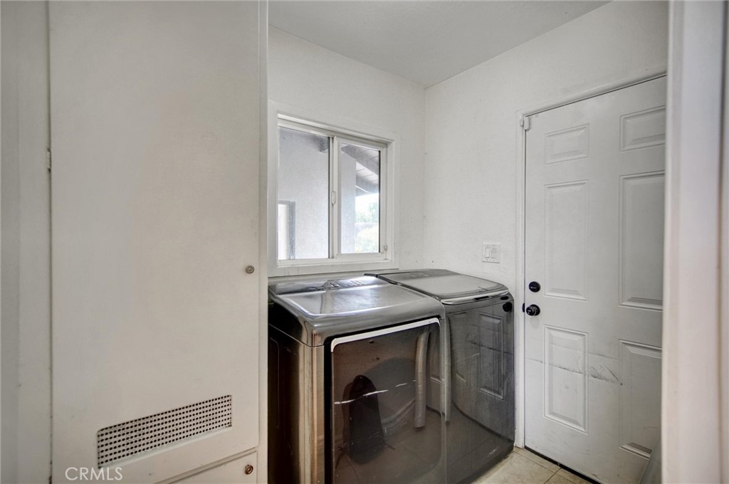 2424 Central Avenue Riverside, CA 92506 - Photo 19 of 44