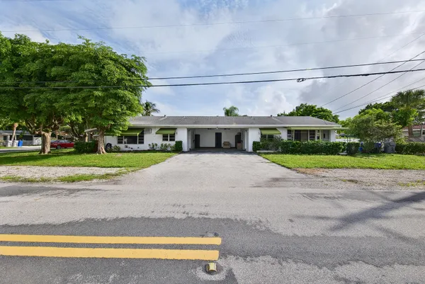$2,900 | 2312 Northeast 4th Street, Pompano Beach, FL 33062