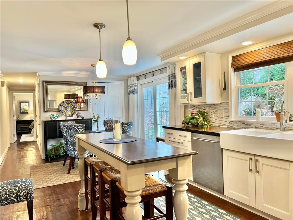 28 Springdale Road South Kingstown, RI 02881 - Photo 6 of 44 Gallery Image 6