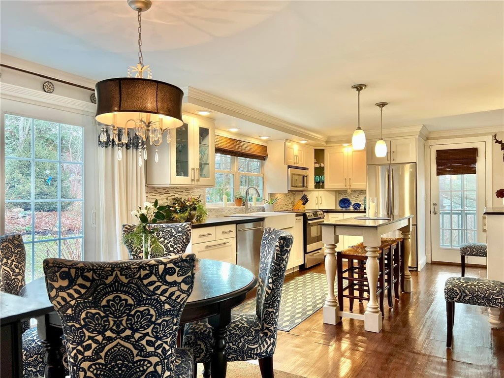 28 Springdale Road South Kingstown, RI 02881 - Photo 8 of 44 Gallery Image 8
