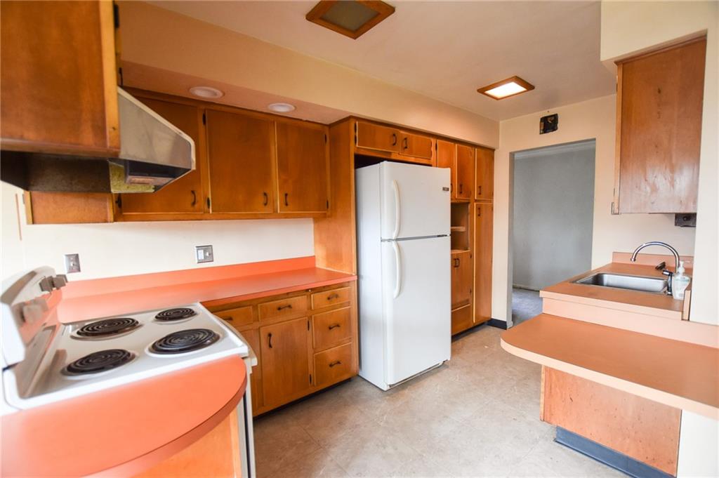 2852 Leechburg Road Lower Burrell, PA 15068 - Photo 4 of 12 Kitchen