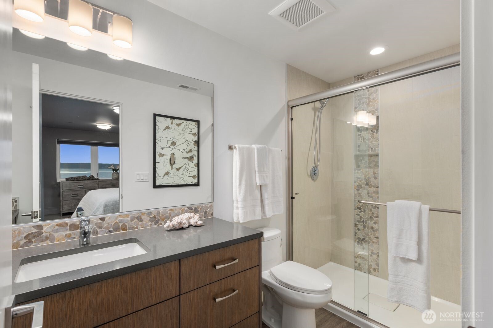 18051 Normandy Terrace Southwest Normandy Park, WA 98166 - Photo 22 of 35