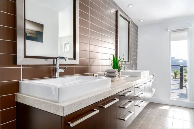 $3,425,000 | 1130 Santiago Drive, Newport Beach, CA 92660