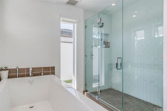 $3,425,000 | 1130 Santiago Drive, Newport Beach, CA 92660