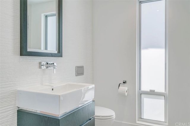 $3,425,000 | 1130 Santiago Drive, Newport Beach, CA 92660