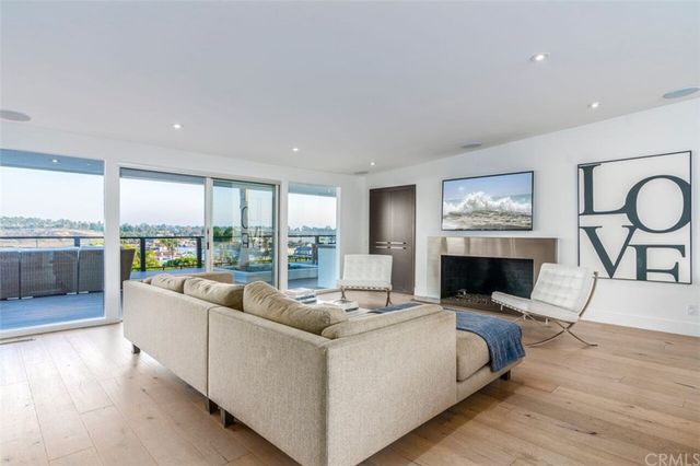 $3,425,000 | 1130 Santiago Drive, Newport Beach, CA 92660