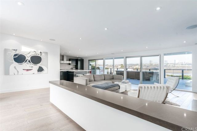 $3,425,000 | 1130 Santiago Drive, Newport Beach, CA 92660