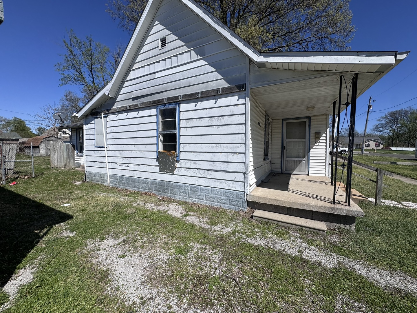 712 Rhodes Street Centralia, IL 62801 - Photo 11 of 15