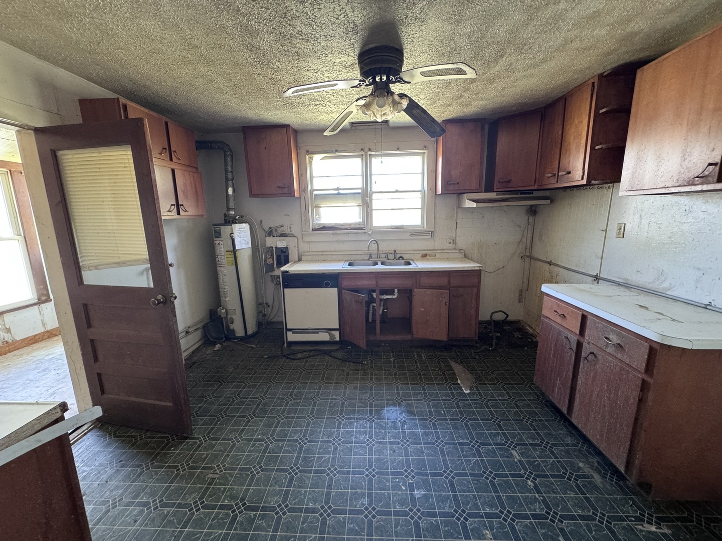 712 Rhodes Street Centralia, IL 62801 - Photo 8 of 15