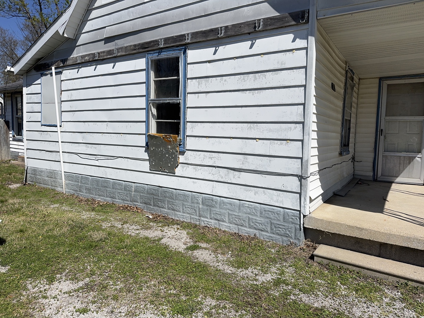 712 Rhodes Street Centralia, IL 62801 - Photo 10 of 15